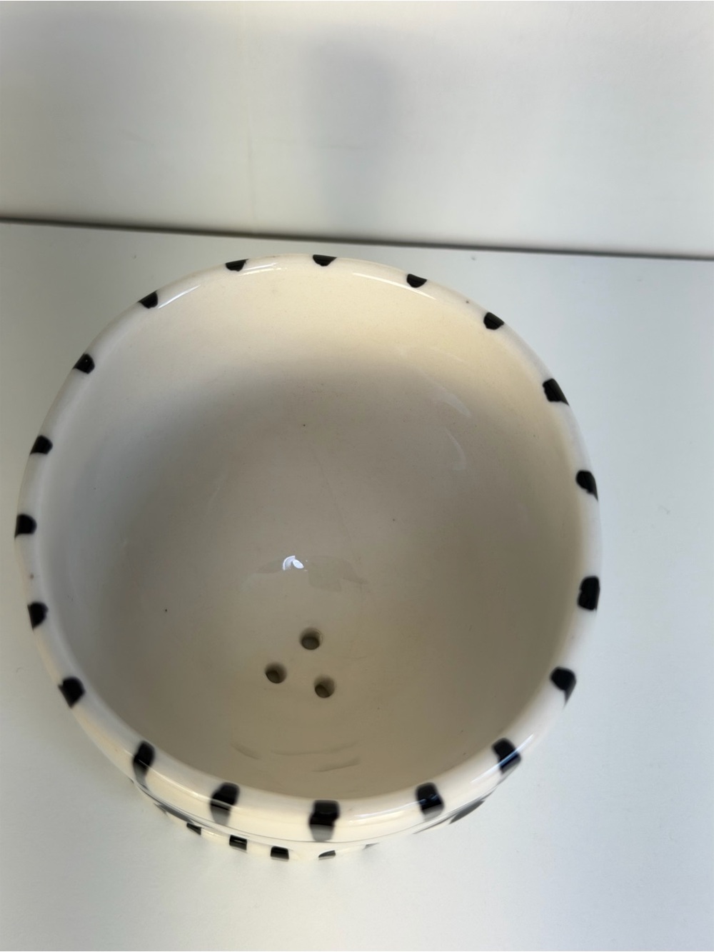 Kinska/Anthropologie White Ceramic Face Planter with Black Stripes and Red Lips - Picture 2 of 8